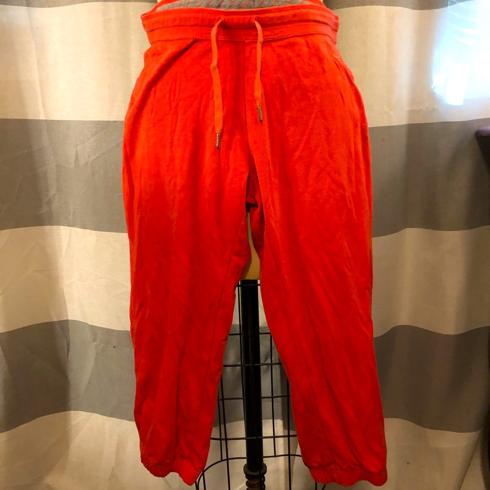 ⭐️ Nike capri sweat pants